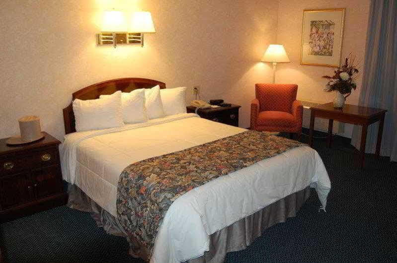 Best Western Plus Chelmsford Inn מראה חיצוני תמונה